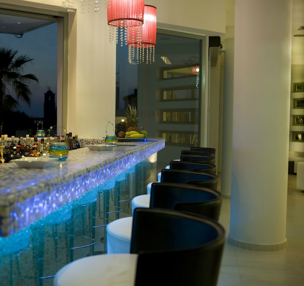 Angela Studios & Apartments — Restaurant & bars in Sissi