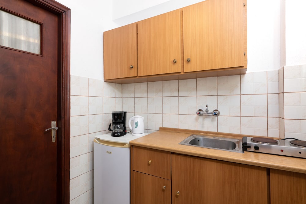 Dimitra Studios — Hotel rooms in Benitses, Ionian Islands