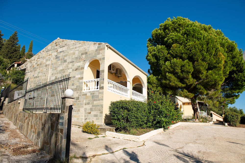 Dimitra Studios — Hotel building in Benitses, Ionian Islands