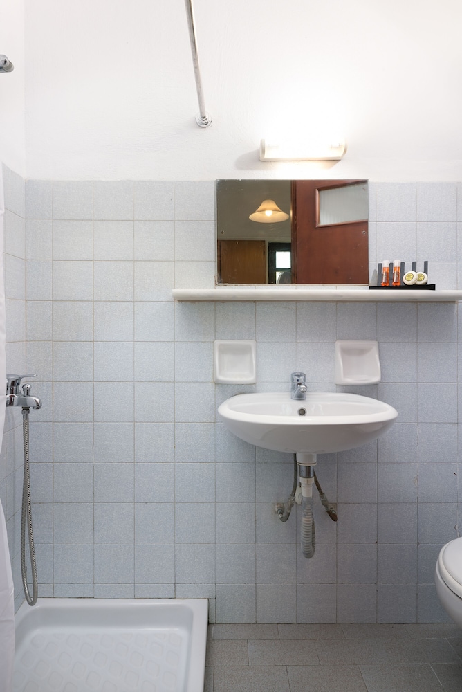 Dimitra Studios — Hotel rooms in Benitses, Ionian Islands