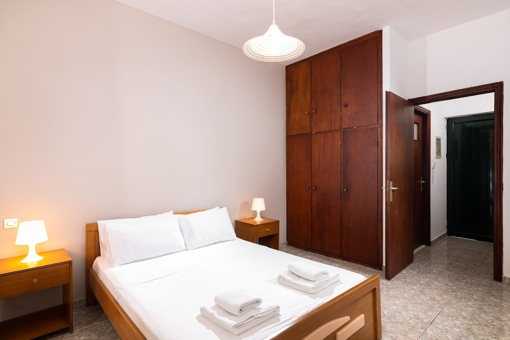 Dimitra Studios — Hotel rooms in Benitses, Ionian Islands