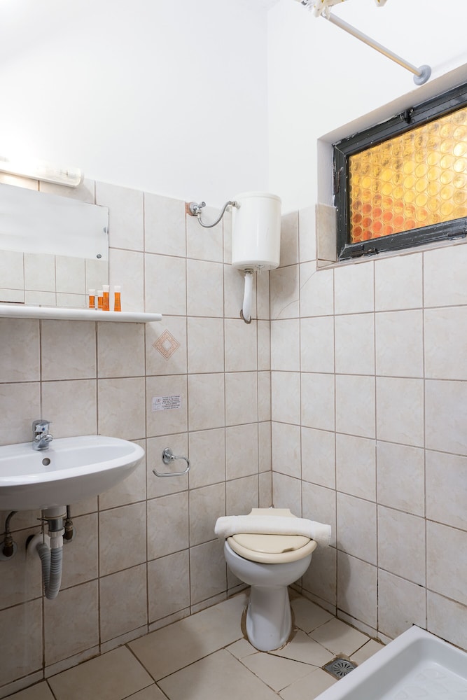 Dimitra Studios — Hotel rooms in Benitses, Ionian Islands
