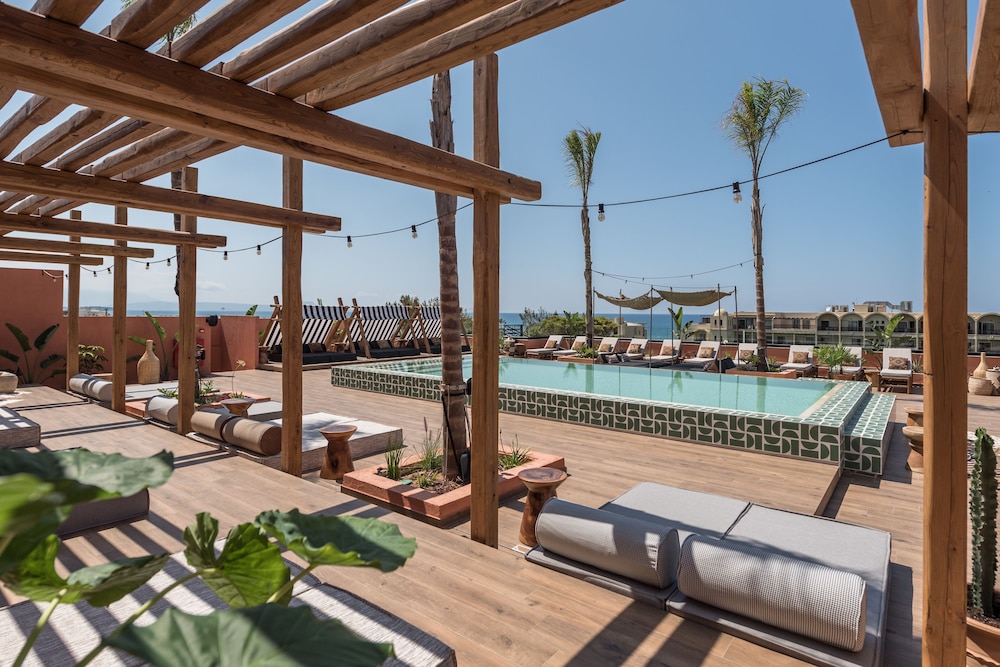 The Syntopia Hotel — Swimming pool in Rethymnon