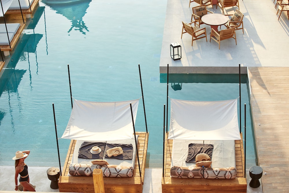 The Syntopia Hotel — Swimming pool in Rethymnon