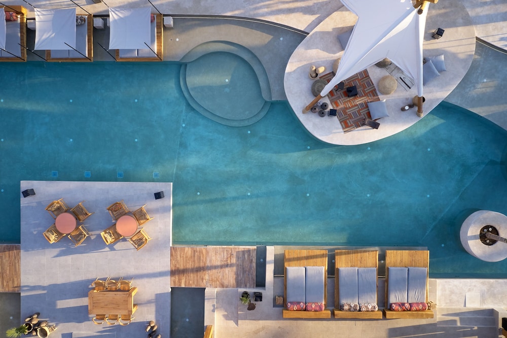The Syntopia Hotel — Swimming pool in Rethymnon