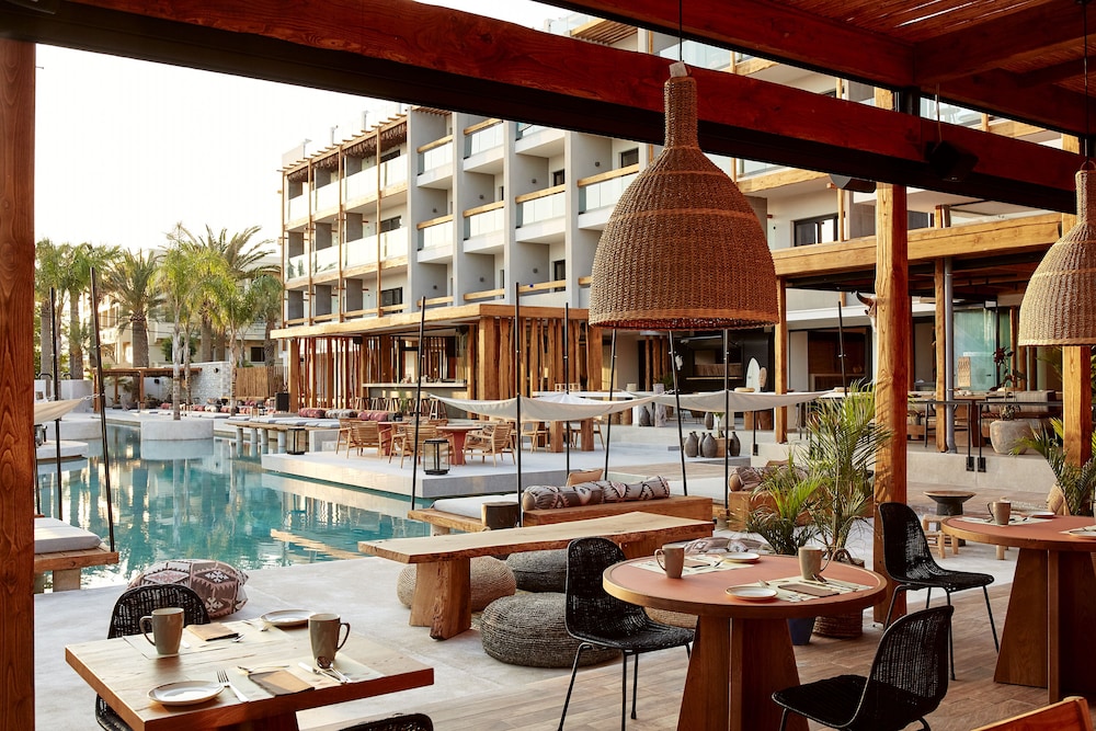 The Syntopia Hotel — Restaurant & bars in Rethymnon