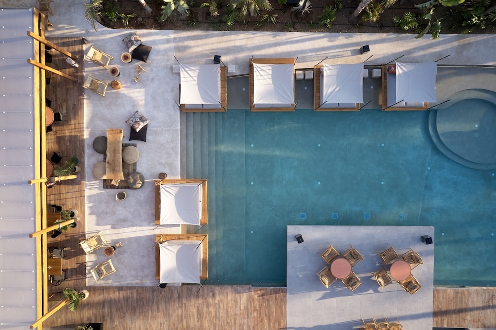 The Syntopia Hotel — Swimming pool in Rethymnon
