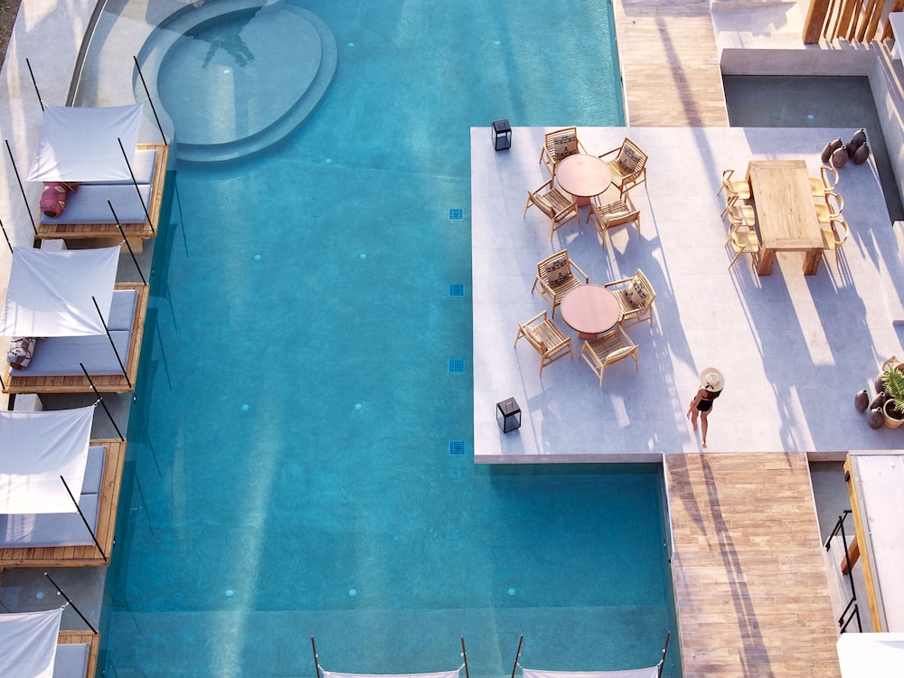 The Syntopia Hotel — Swimming pool in Rethymnon