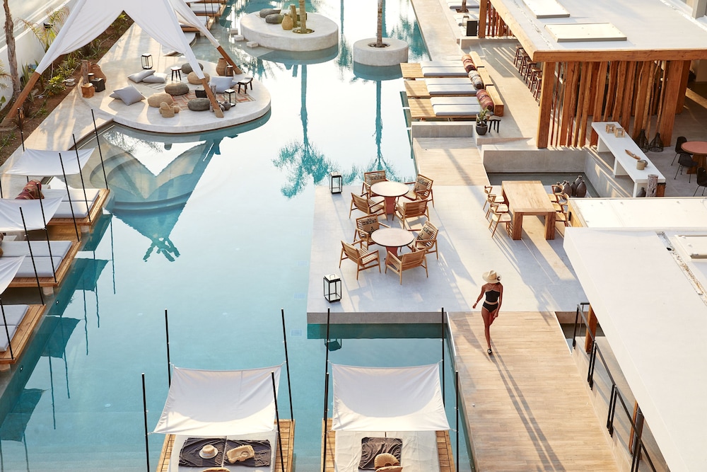 The Syntopia Hotel — Swimming pool in Rethymnon