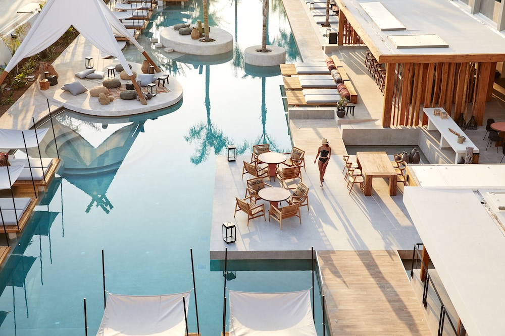 The Syntopia Hotel — Swimming pool in Rethymnon