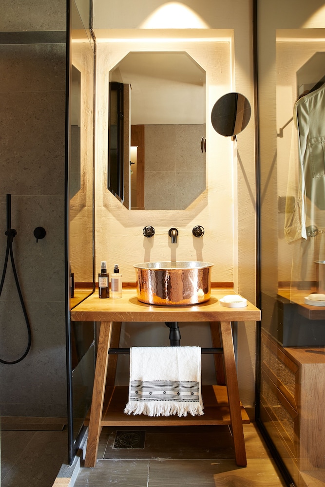The Syntopia Hotel — Hotel rooms in Rethymnon