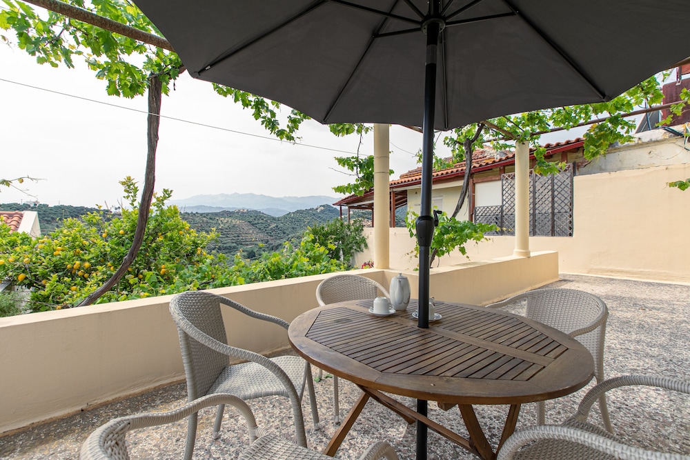 Orestis Hotel Apartments — Hotel building in Chania