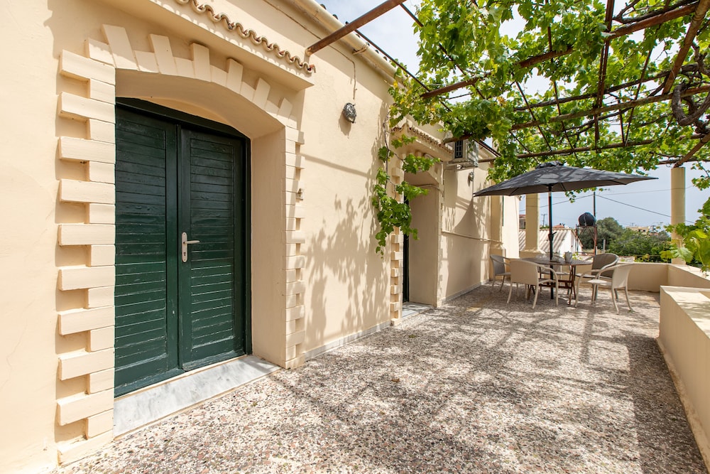 Orestis Hotel Apartments — Hotel building in Chania