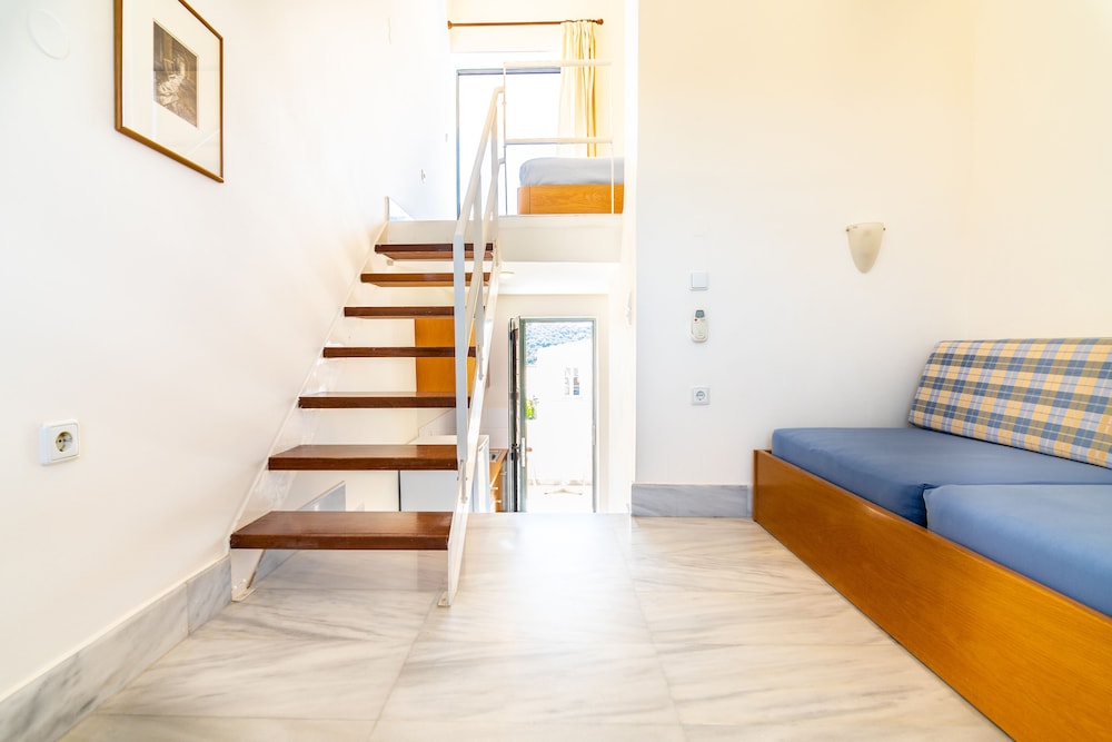 Orestis Hotel Apartments — Hotel rooms in Chania