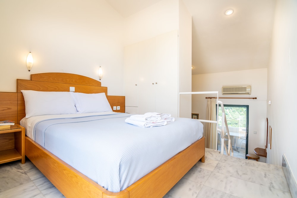 Orestis Hotel Apartments — Hotel rooms in Chania