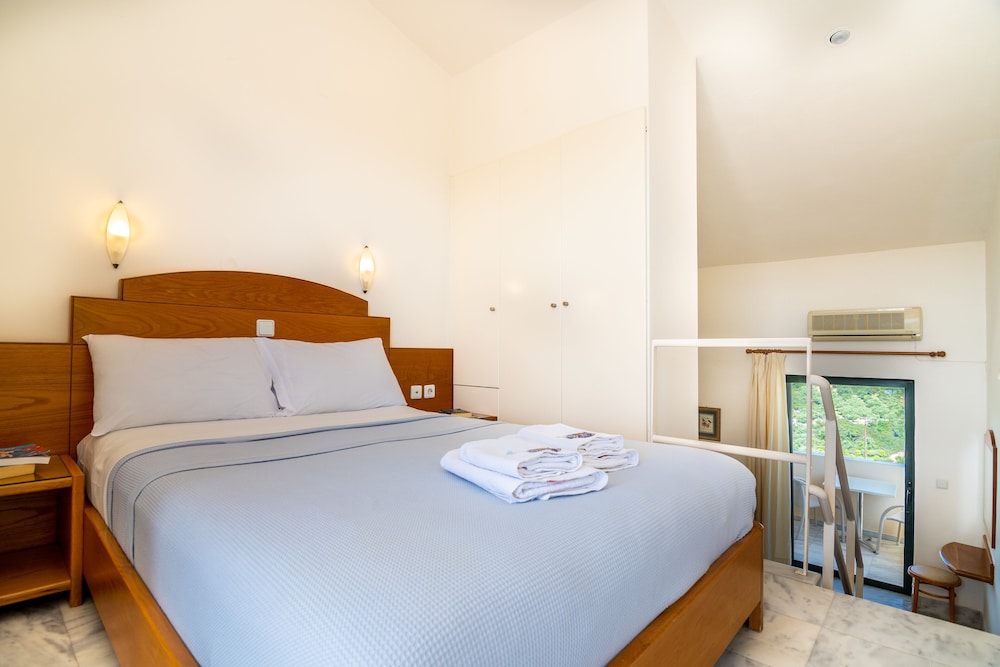 Orestis Hotel Apartments — Hotel rooms in Chania
