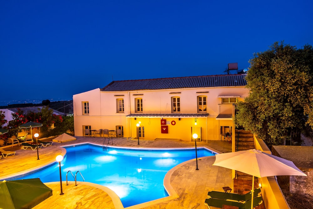 Orestis Hotel Apartments — Swimming pool in Chania