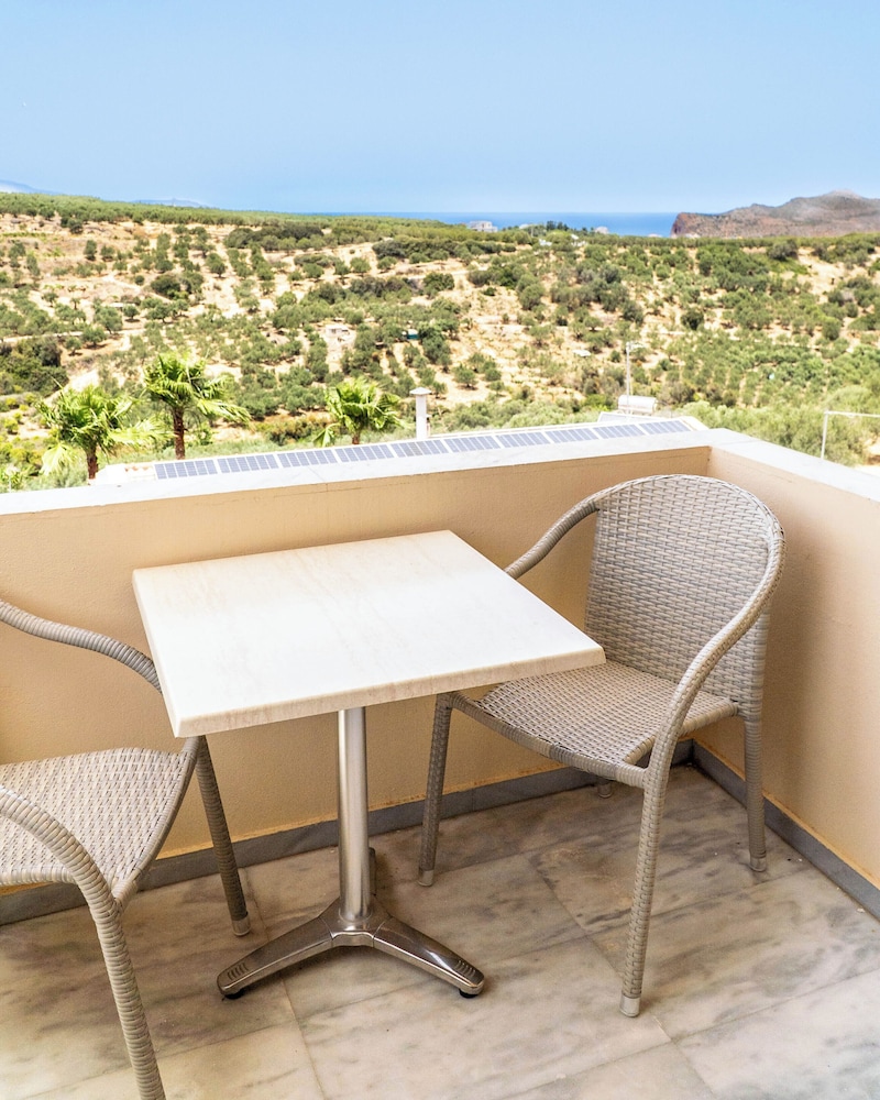 Orestis Hotel Apartments — Hotel rooms in Chania