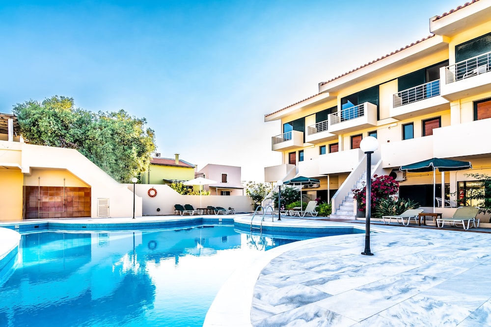 Orestis Hotel Apartments — Swimming pool in Chania