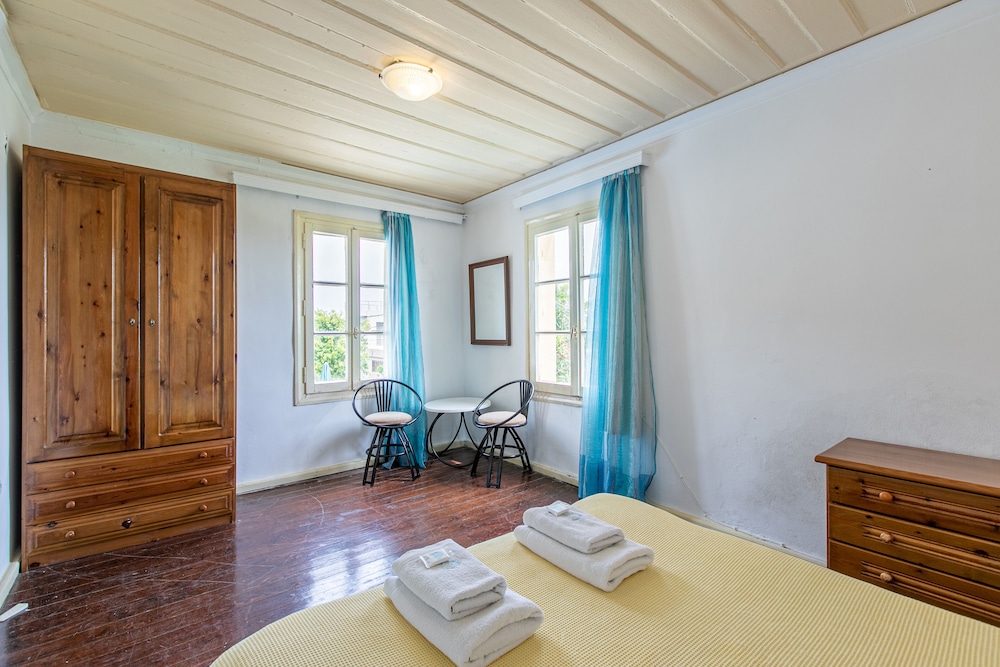 Orestis Hotel Apartments — Hotel rooms in Chania