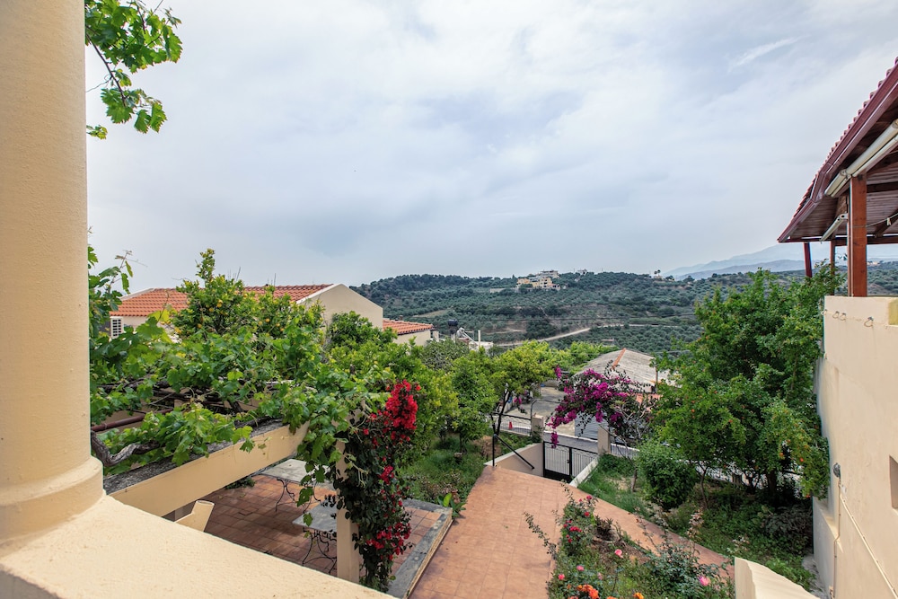 Orestis Hotel Apartments — Attractions in the area in Chania