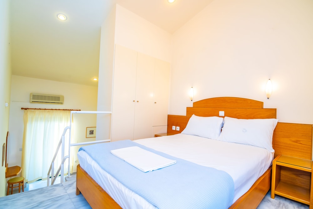 Orestis Hotel Apartments — Hotel rooms in Chania