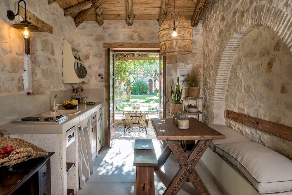 Paliokaliva Village — Hotel rooms in Tsilivi, Ionian Islands