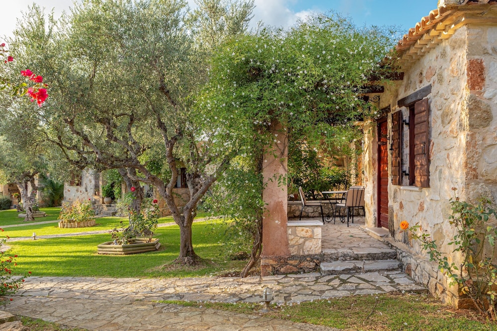 Paliokaliva Village — Hotel building in Tsilivi, Ionian Islands