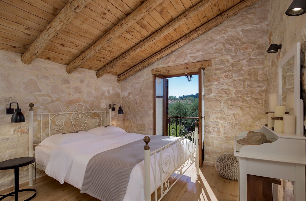 Paliokaliva Village — Hotel rooms in Tsilivi, Ionian Islands