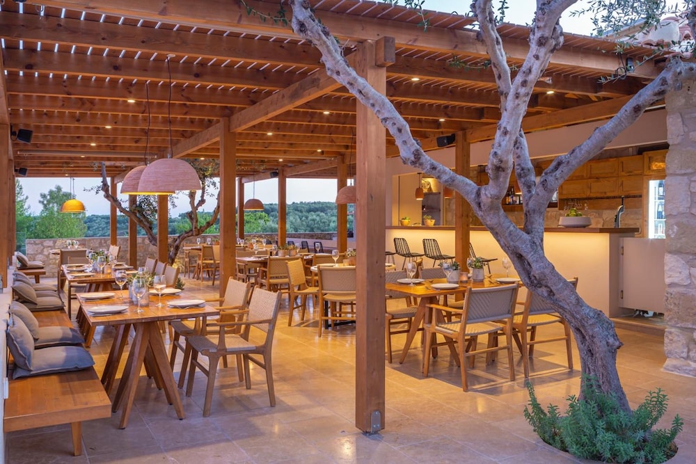 Paliokaliva Village — Restaurant & bars in Tsilivi, Ionian Islands