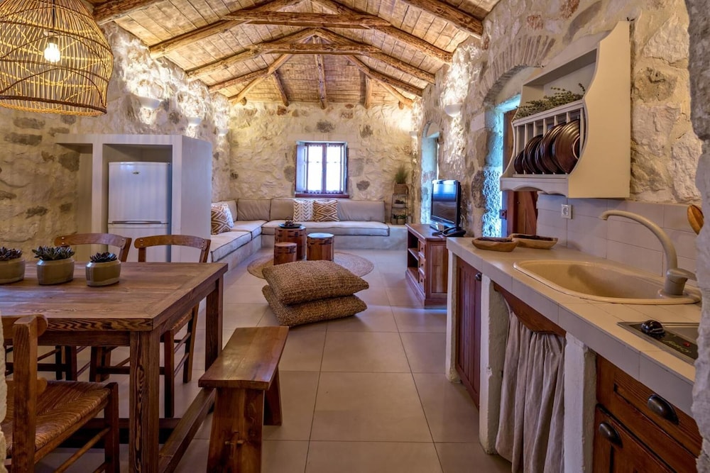Paliokaliva Village — Hotel rooms in Tsilivi, Ionian Islands