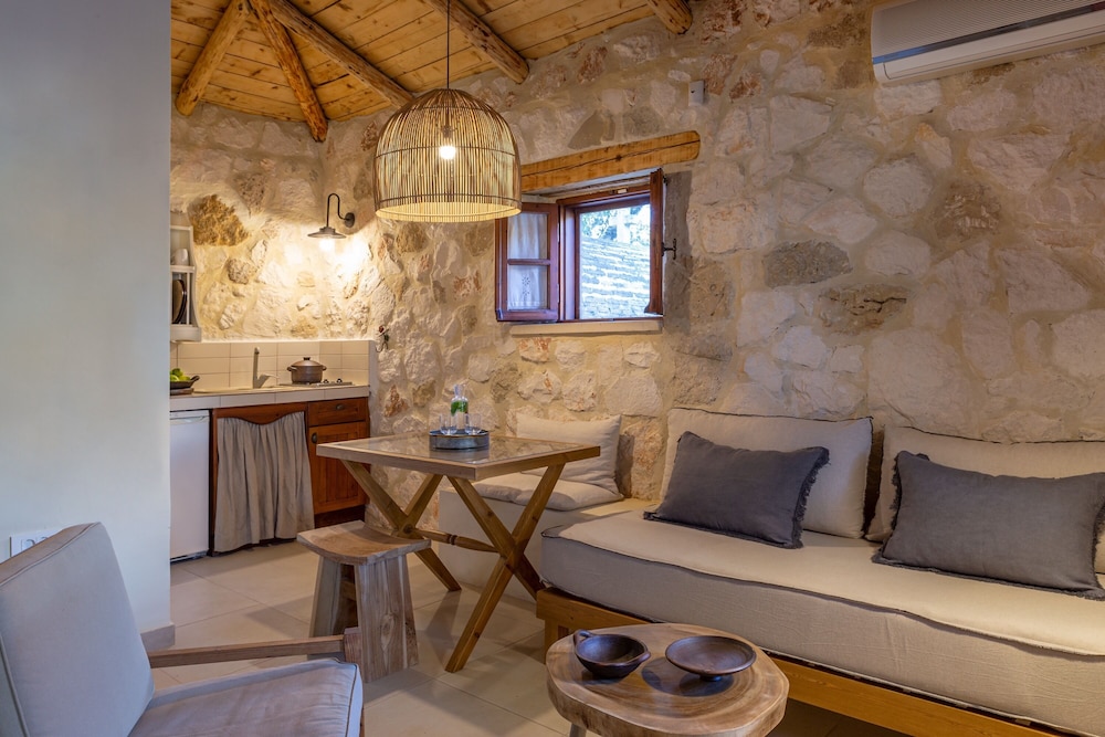 Paliokaliva Village — Hotel rooms in Tsilivi, Ionian Islands