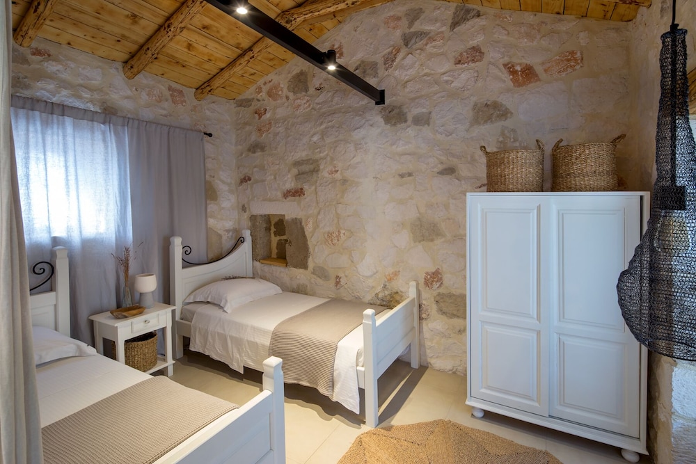 Paliokaliva Village — Hotel rooms in Tsilivi, Ionian Islands