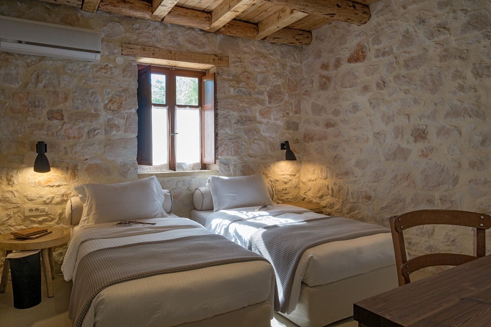 Paliokaliva Village — Hotel rooms in Tsilivi, Ionian Islands