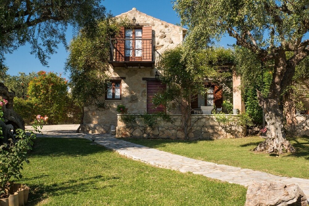 Paliokaliva Village — Hotel building in Tsilivi, Ionian Islands