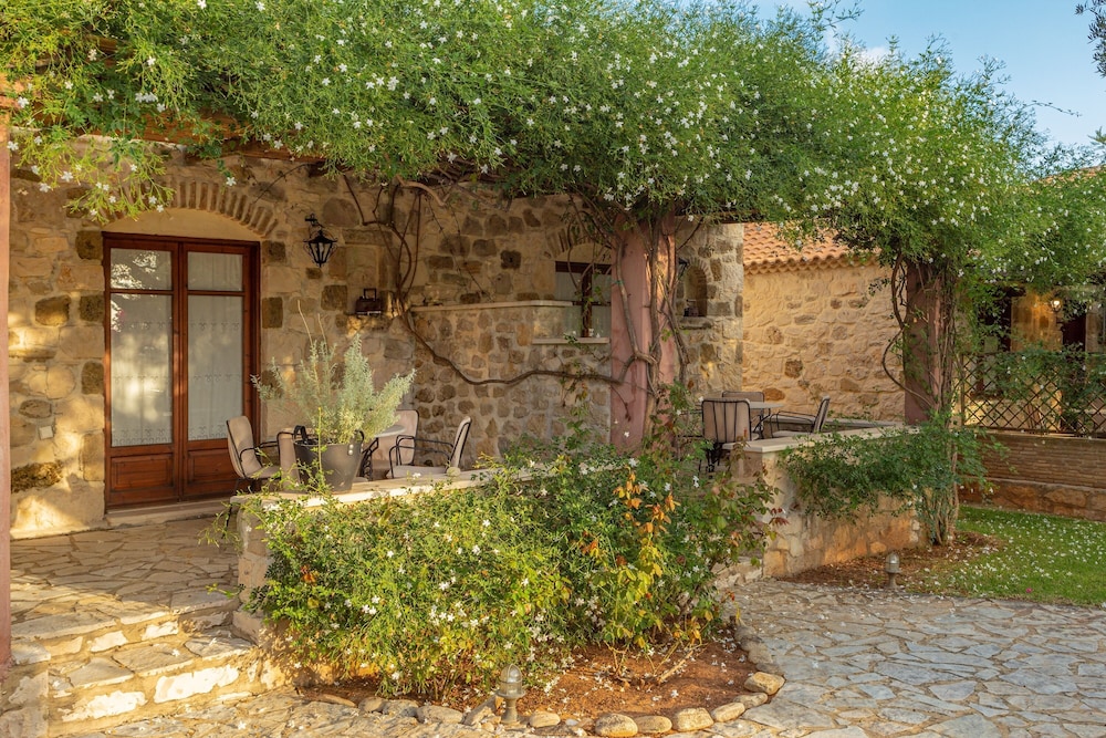 Paliokaliva Village — Hotel building in Tsilivi, Ionian Islands