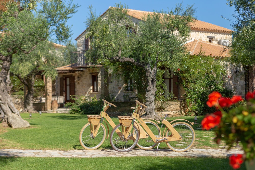 Paliokaliva Village — Hotel building in Tsilivi, Ionian Islands
