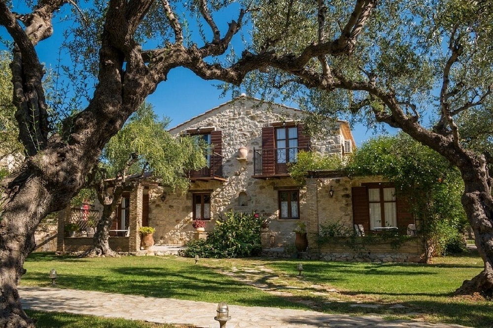Paliokaliva Village — Hotel building in Tsilivi, Ionian Islands