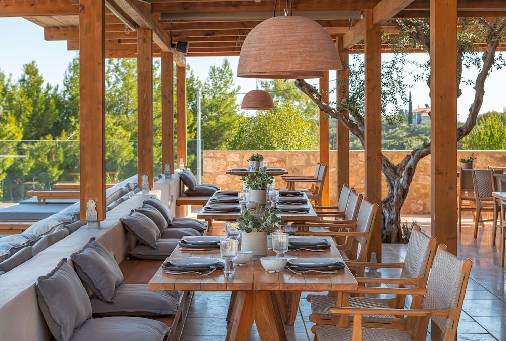 Paliokaliva Village — Restaurant & bars in Tsilivi, Ionian Islands
