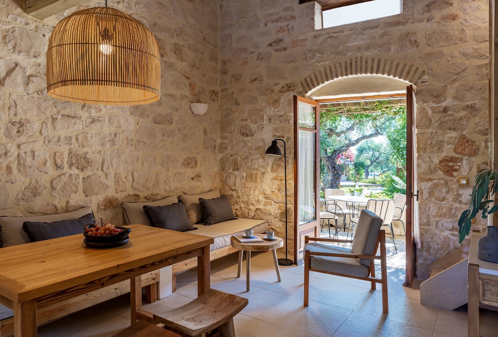 Paliokaliva Village — Hotel rooms in Tsilivi, Ionian Islands