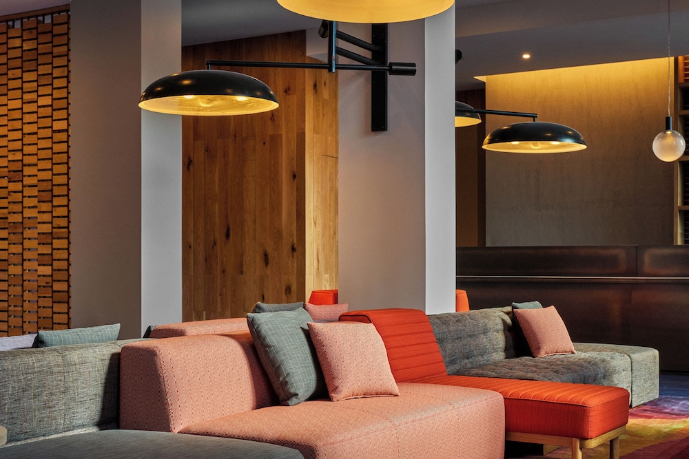 Radio Hotel — Restaurant & bars in New York City, New York State