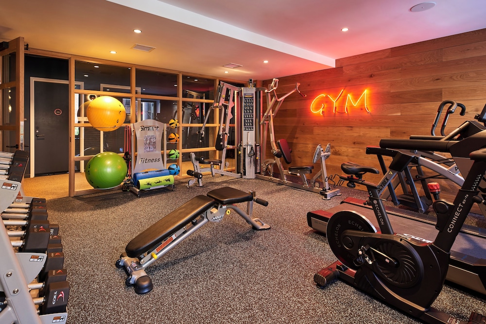 Radio Hotel — Sports & recreation in New York City, New York State