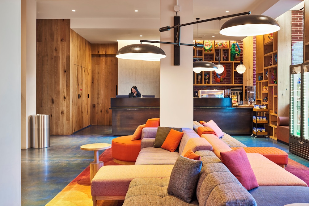 Radio Hotel — Restaurant & bars in New York City, New York State
