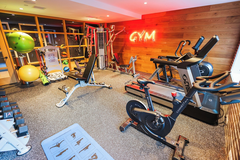 Radio Hotel — Sports & recreation in New York City, New York State