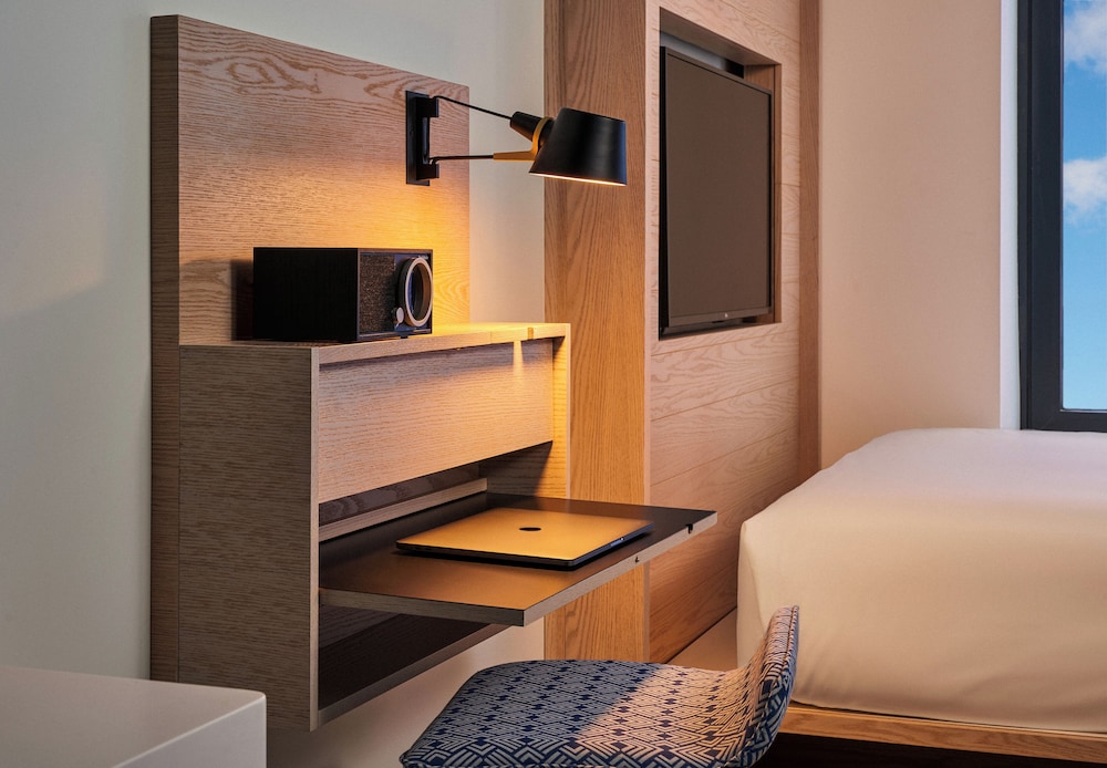 Radio Hotel — Hotel rooms in New York City, New York State