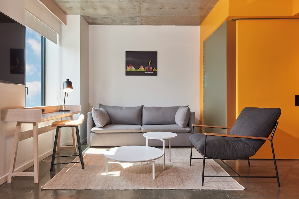 Radio Hotel — Hotel rooms in New York City, New York State