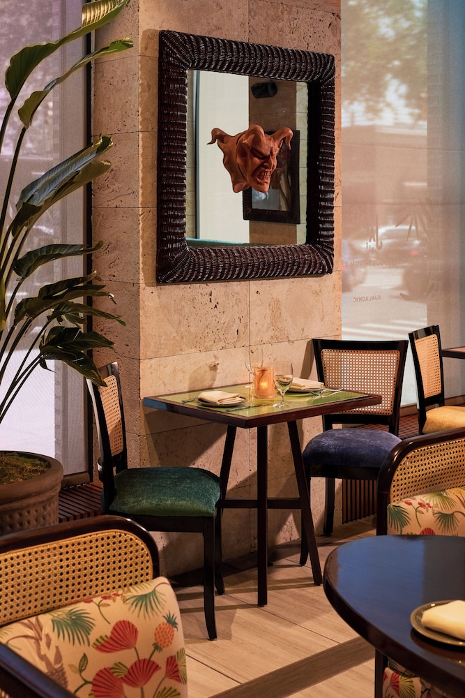Radio Hotel — Restaurant & bars in New York City, New York State