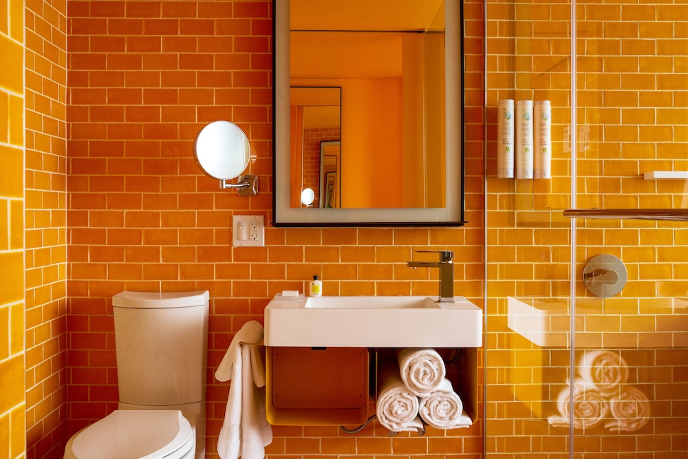 Radio Hotel — Hotel rooms in New York City, New York State