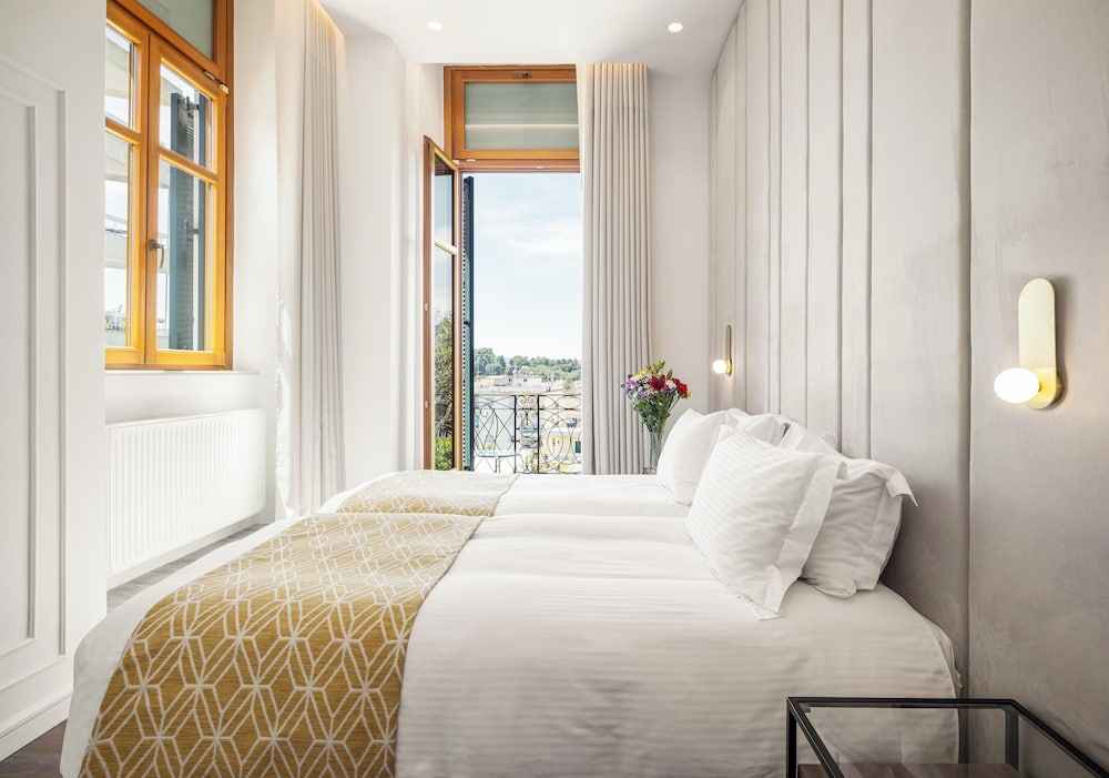 Bella Venezia — Hotel rooms in Corfu Town, Ionian Islands
