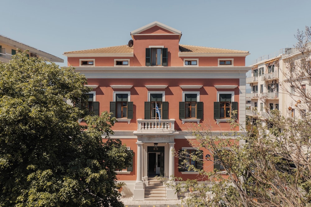 Bella Venezia — Hotel building in Corfu Town, Ionian Islands